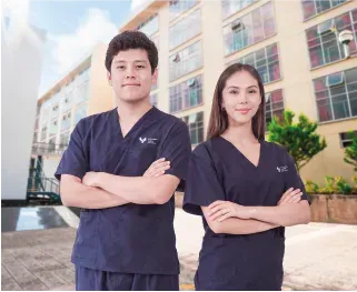 Imposición de mandiles y placas - Escuela Profesional de Tecnología Médica