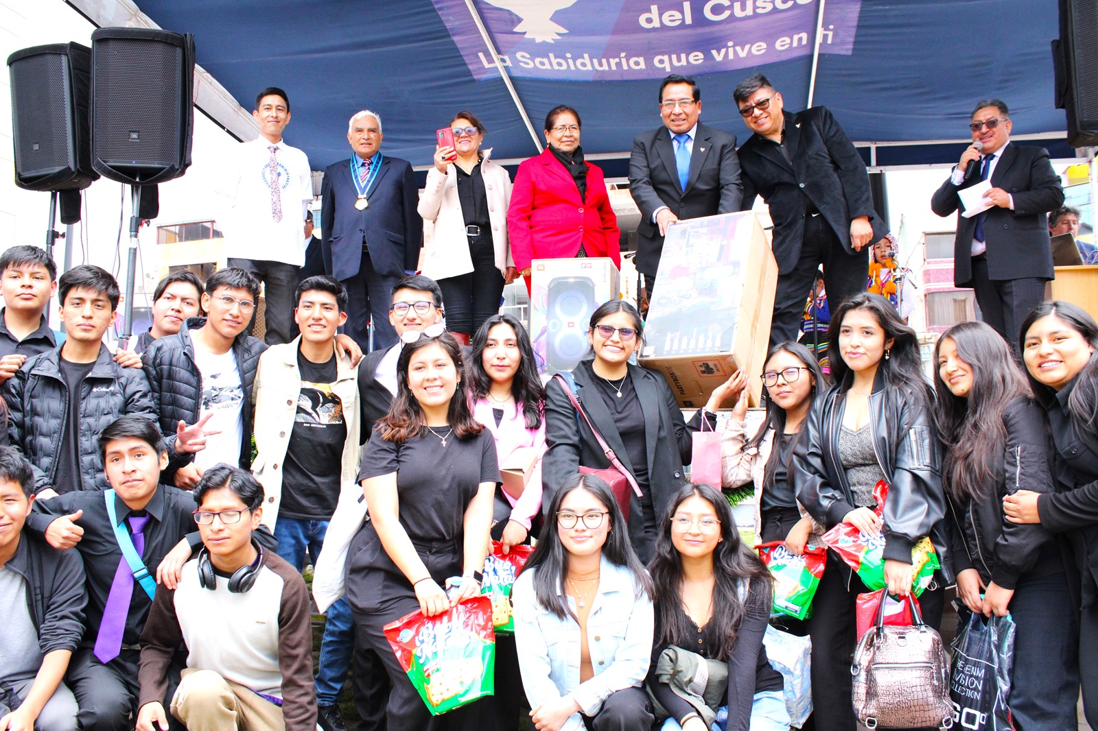 Chocolatada Navideña: celebrando la unión y el espíritu festivo